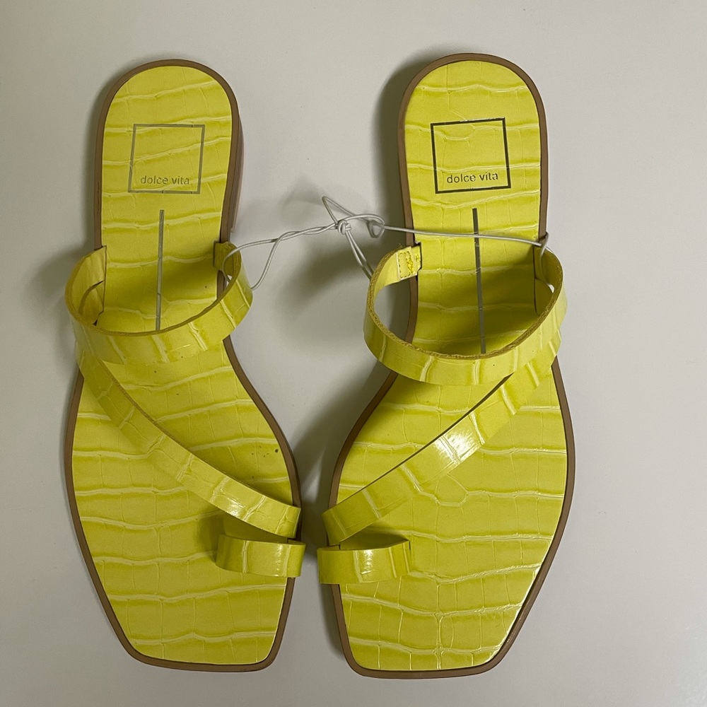 NWOT Dolce Vita Lola Slide